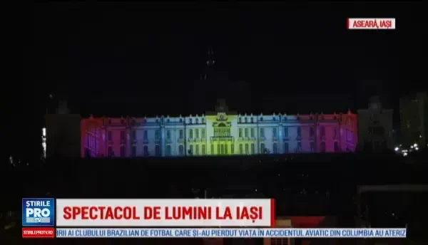 Concurenti din 5 tari au proiectat pe fatada Palatului Culturii din Iasi lumini si forme tridimensionale.Ce echipa a castigat