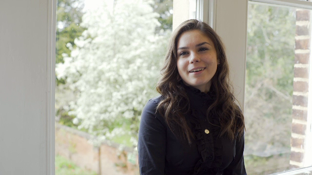 Liceele si colegiile din Marea Britanie vaneaza studenti sau elevi din Romania. Cum arata o zi intr-o scoala britanica