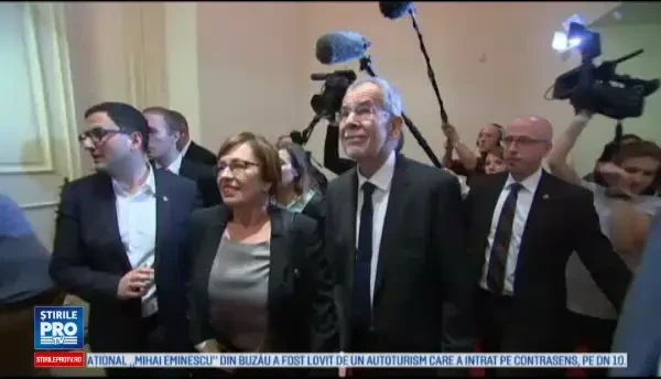 Alegeri prezidentiale in Austria: extremistul Norbert Hofer si-a recunoscut infrangerea