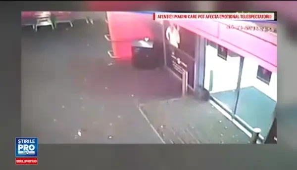 Barbatul care si-a pus cainele sa sfasie o pisica are antecedente si risca inchisoare: Si mata mananca soareci