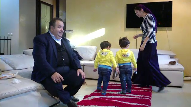 Mos Nicolae a trecut atat pe la copiii cuminti, cat si pe la cei mai putin ascultatori. Nepotii lui Dorin Cioaba, rasfatati