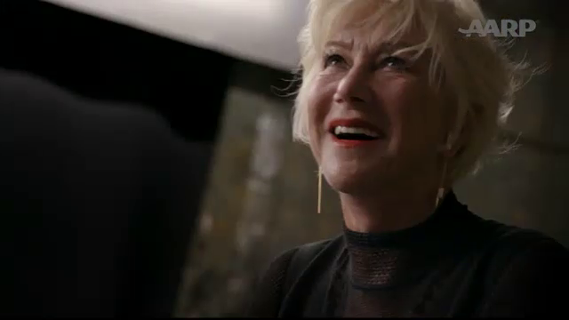 Helen Mirren, aparitie suprinzatoare pentru o publicatie dedicata pensionarilor. "Tatal meu m-a invatat sa conduc"