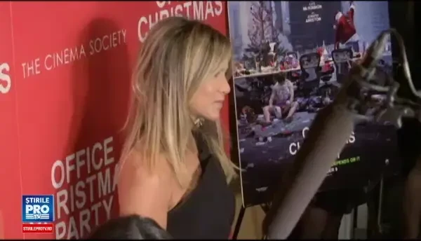 Jennifer Aniston revine pe marile ecrane in Office Christmas Party, o comedie plina de staruri. Cand se lanseaza in Romania