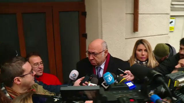 Medicul Irinel Popescu, fost presedinte al CNAS, audiat la DNA. Este acuzat de abuz in serviciu, alaturi de alti angajati