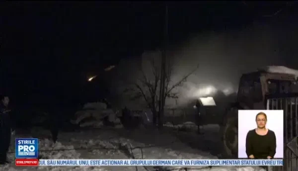 O femeie a reusit sa isi salveze fiicele minore dintr-un incendiu, dupa ce casa le-a luat foc. De unde ar fi pornit flacarile