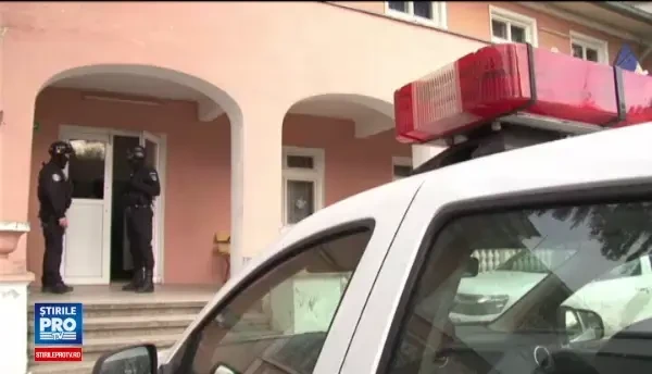 L-au lasat in strada intentionat ca sa il calce TIR-ul. Crima oribila in orasul Buhusi, mascata drept accident