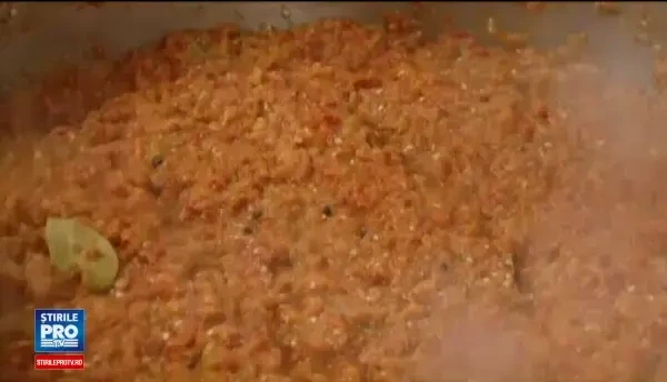 Frenezie in bucatariile gospodinelor din zona Muresului, inainte de Craciun. Cat costa un borcan de gem sau zacusca