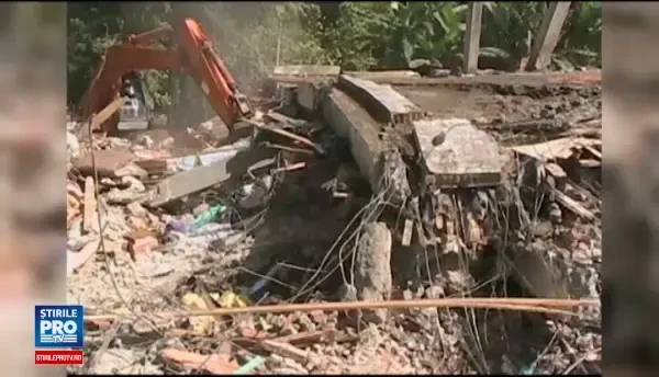 Dezastru in Indonezia, dupa cutremurul de 6,5. Cel putin 100 de oameni au murit, spitalele sunt arhipline. FOTO