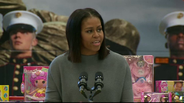 Pregatirile pentru venirea Mosului au inceput. Mesajul despre unitate al lui Michelle Obama si gestul facut pentru copii