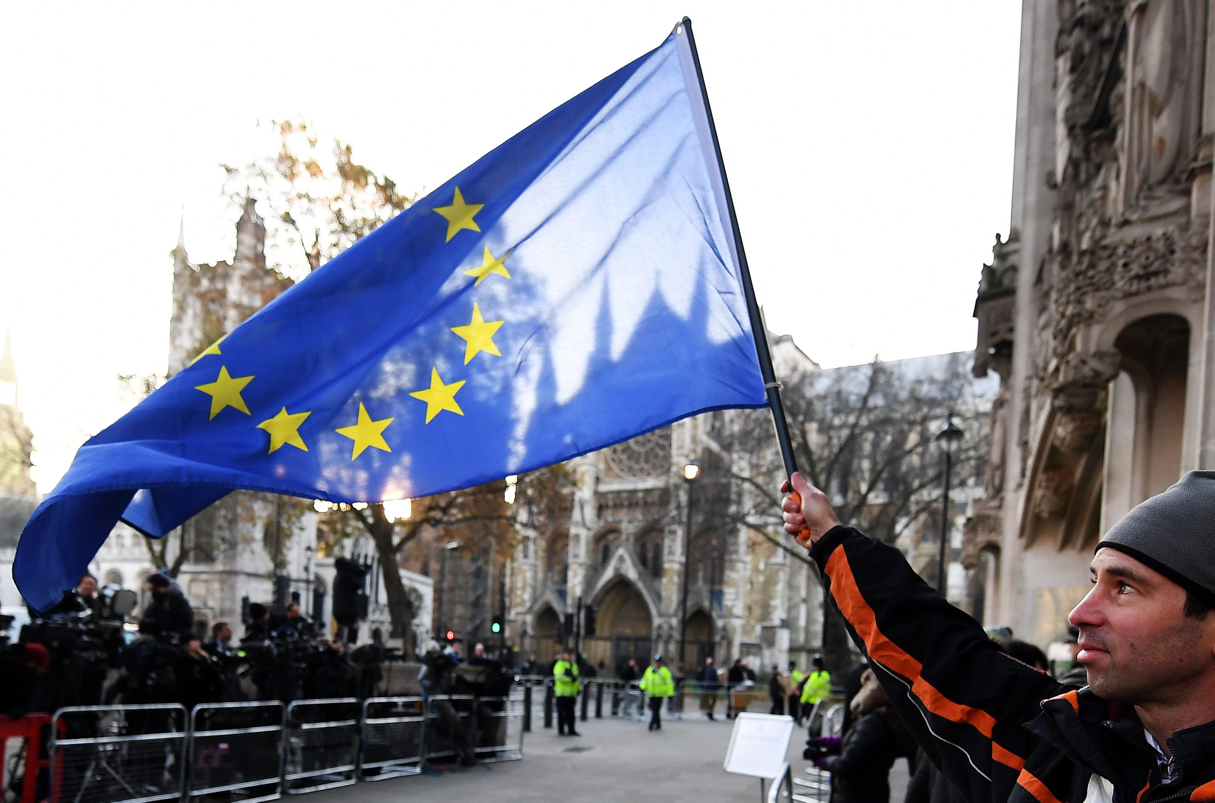 Parlamentul britanic a dat unda verde procedurii de BREXIT. Curtea Suprema poate inca bloca iesirea Angliei din UE