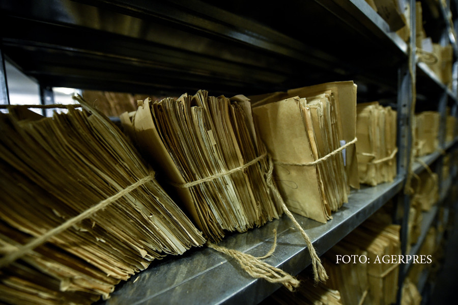 Sase candidati la alegerile de duminica, fosti angajati sau colaboratori ai Securitatii. Verificarile continua la CNSAS