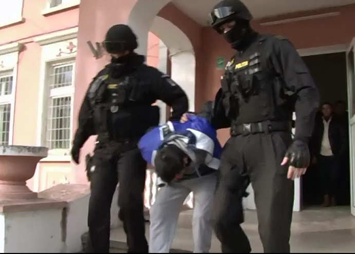 Un nou suspect retinut in cazul oribilei crime de la Buhusi, in judetul Bacau. Despre cine este vorba