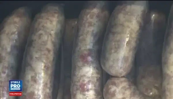 Afumatorile din satele romanesti, la mare cautare de sarbatori. Cat plateste un client pentru a da savoare carnii