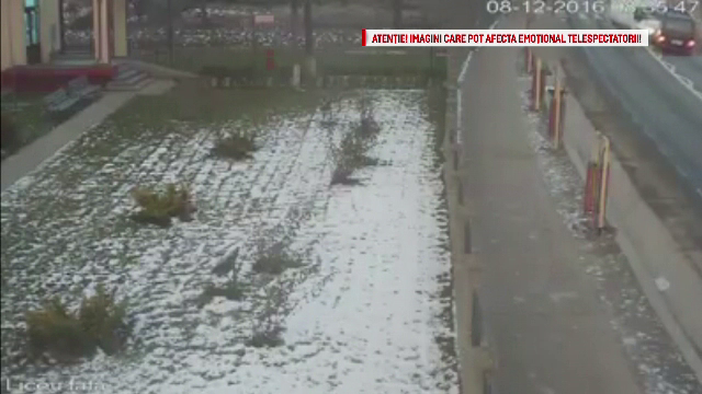 O fata care circula regulamentar a ajuns la spital in stare grava, fiind lovita de o camioneta. Ce a provocat accidentul