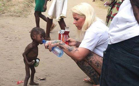 Ce s-a intamplat cu daneza care a salvat un copil din Nigeria lasat sa moara de foame de familie. Cum arata micutul acum