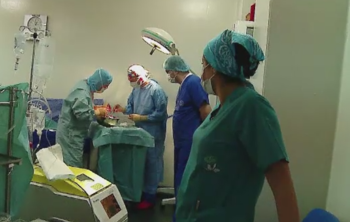Transplant de inima, realizat cu succes la Targu Mures. Un barbat de 46 de ani va trai cu cordul unei femei de 34