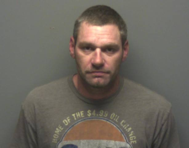 Un curier a salvat o femeie din mainile sotului care o tinea captiva. Biletelul pe care aceasta i l-a dat pe furis