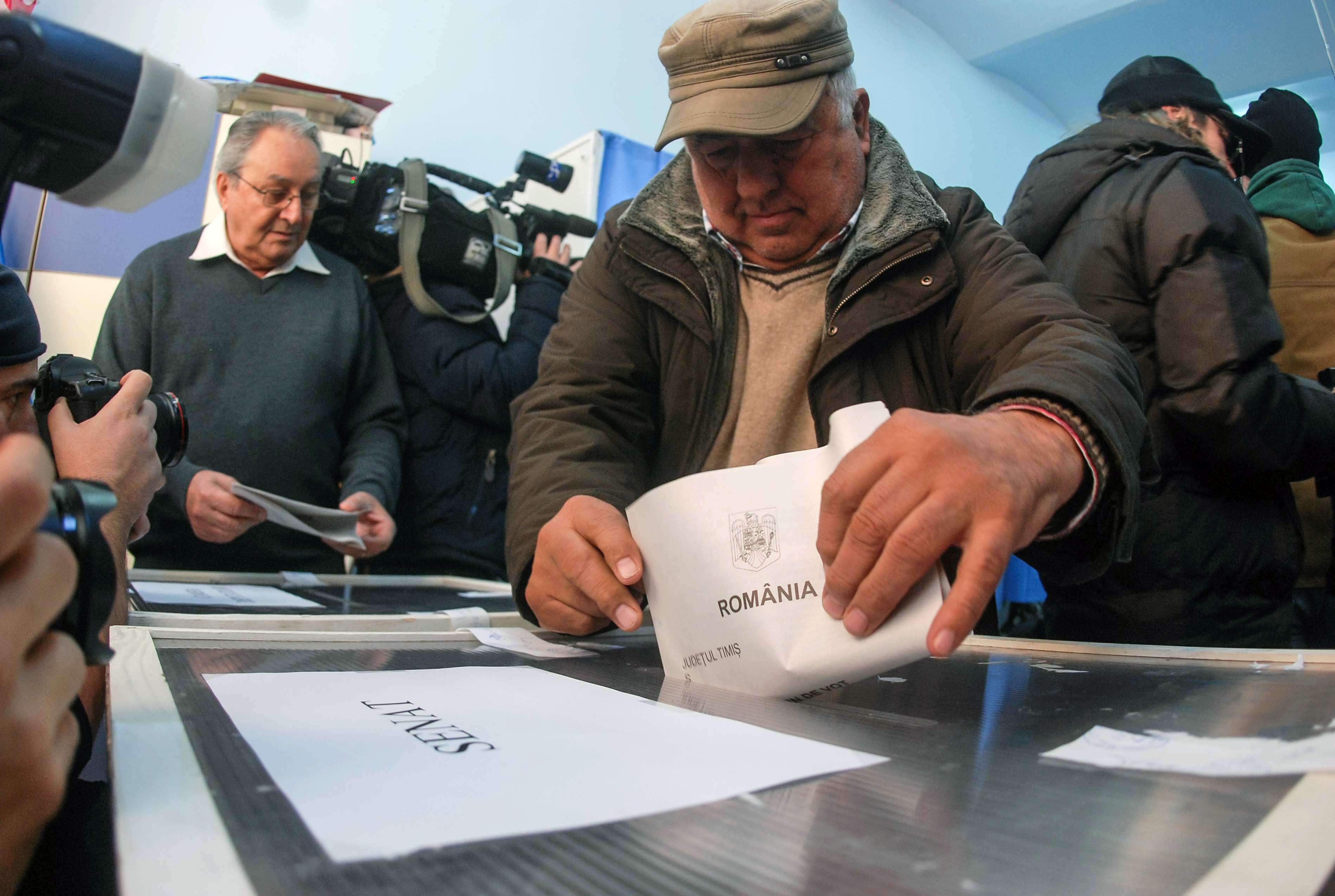 ALEGERI PARLAMENTARE 2016. Prezenta la vot pe regiuni istorice: Oltenii au fost cei mai activi, moldovenii, cei mai absenti