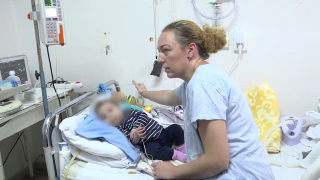 Alexandru, un copil de 7 luni care sufera de o boala genetica, are nevoie de ajutor. Parintii lui au salvat sute de vieti