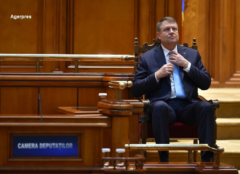 Klaus Iohannis cheama partidele la noi consultari. Legea cresterilor salariale din Educatie si Sanatate a fost promulgata