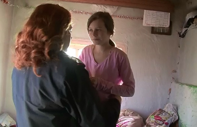 Tinerii din Baia Mare si pompierii din Botosani au adus zambete pe fetele unor familii sarmane, chiar inainte de Craciun