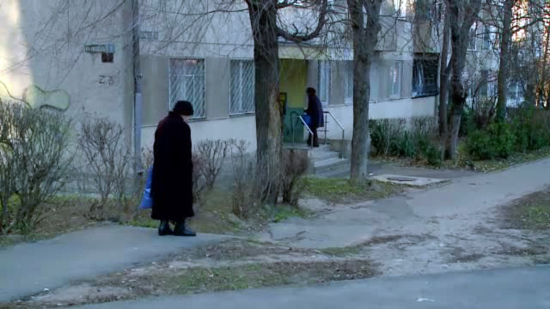 Zeci de oameni din toata tara, jefuiti prin Metoda "Pomana". "Cat spuneau de 3 ori Tatal Nostru, se colecta tot de prin casa"