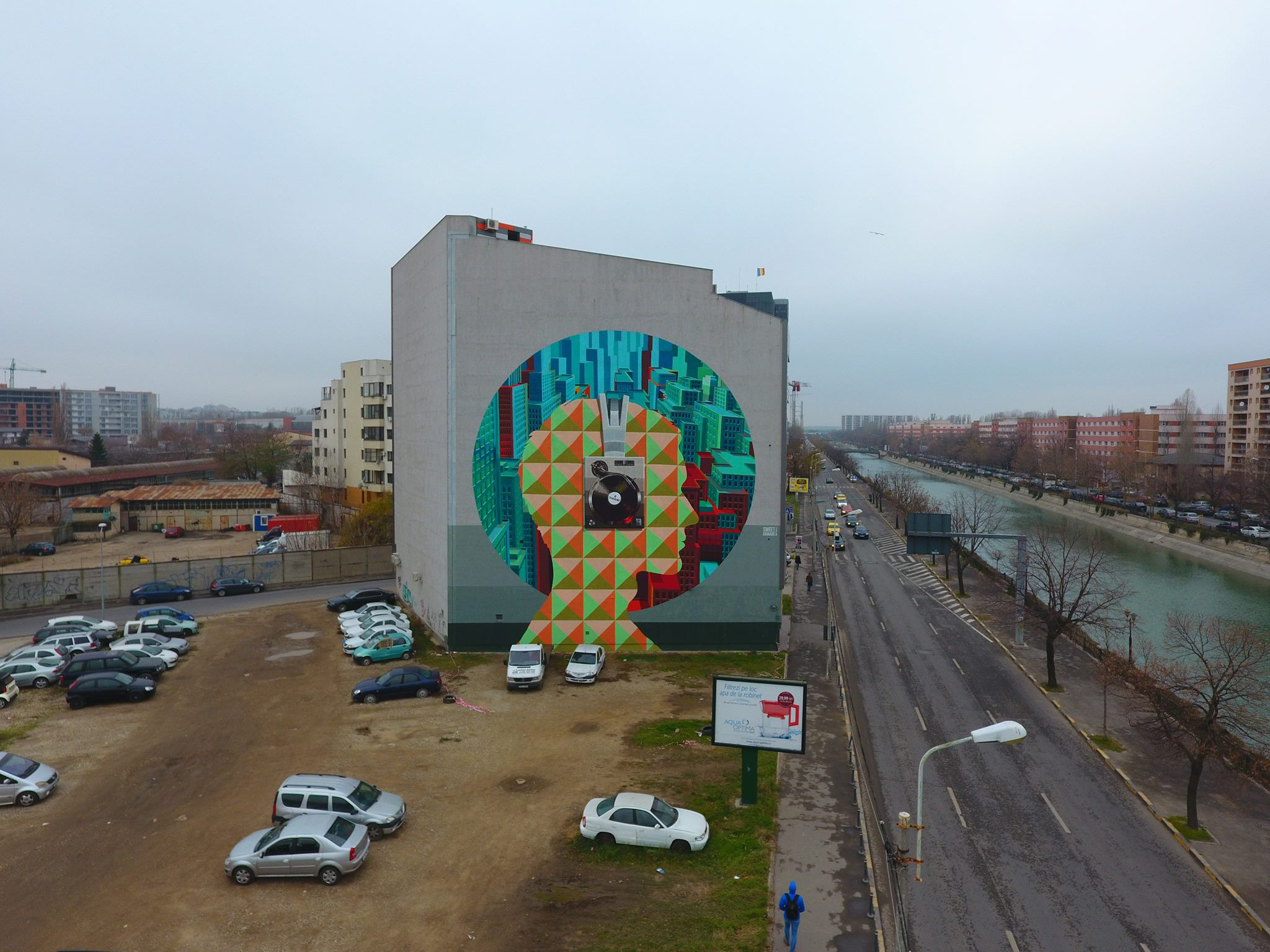 "Sweet Damage Crew", tinerii care coloreaza orasele cenusii ale Romaniei. Ce spune Macanache despre ei