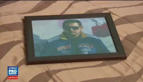 Trupul tanarului impuscat mortal in Londra, in octombrie, a ajuns acasa. Toata lumea murmura in spatele meu, vreau adevarul