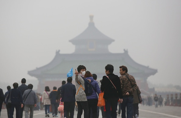 Cod rosu de alerta la Beijing din cauza poluarii, a doua oara in istorie. Masurile luate de municipalitate. FOTO