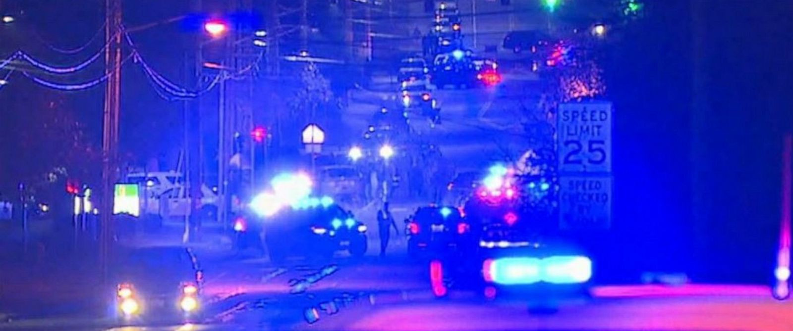 Focuri de arma in Washington. Un barbat a impuscat un politist si s-a baricadat in casa luand ostatici