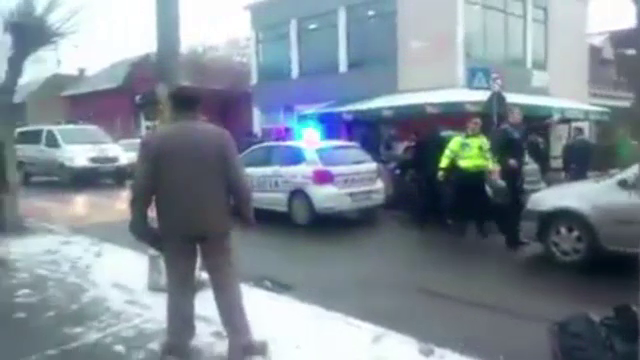 4 hoti au plecat cu o valiza plina de bani, dupa ce au spart o casa. "Ghinionul" pe care l-au avut cand au iesit din locuinta