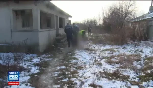 Un barbat bolnav de epilepsie a fost gasit fara viata de o vecina. Politistii au deschis dosar penal pentru moarte suspecta
