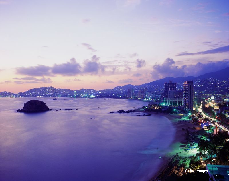 Cocktailuri si plaja in toiul iernii la Acapulco. Splendorile celei mai mari statiuni litorale a Mexicului