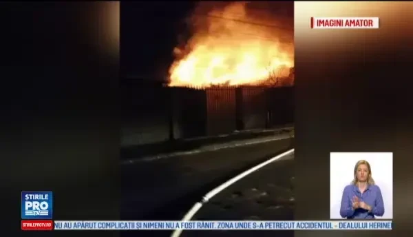 O casa a luat foc in sectorul 5 al Capitalei. Norocul prin care locatarii, printre care si un copil, au fost salvati