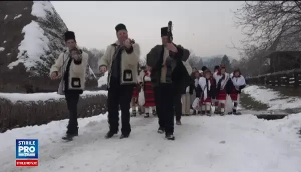 Un turist din Turcia a luat parte la pomana porcului, in Maramures. Ce traditii l-au impresionat