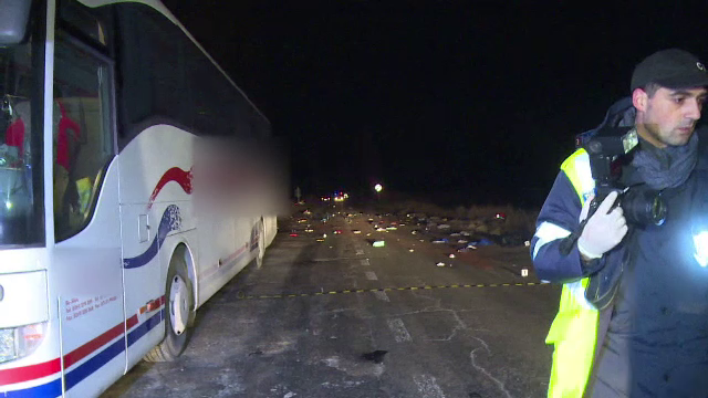 A murit cum s-a dat jos din autocar, in Vaslui. Victima venise din Germania si adusese cadouri pentru fetitele lui