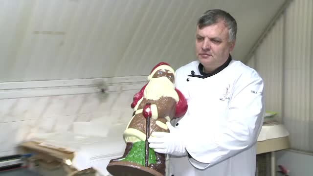 Ce surprize v-au pregatit ciocolatierii si artistii sticlari pentru Craciun. "Clientii prefera figurine personalizate"