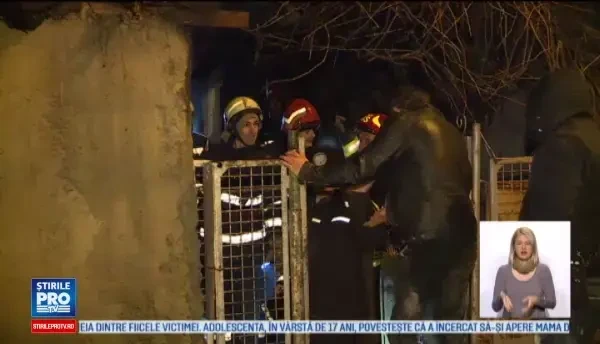 O casa din sectorul 5 al Capitalei a fost distrusa de flacari. Proprietarii, obligati sa faca sarbatorile la rude