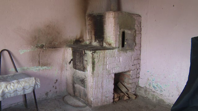 Un batran a murit, iar sotia lui a ajuns in stare grava la spital dupa ce s-ar fi intoxicat cu monoxid de carbon