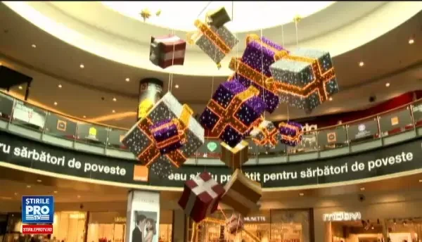 Reducerile de sarbatori au inceput, iar preturile s-au micsorat chiar si cu 70%. Cat a costat o rochie care luni era 199 lei