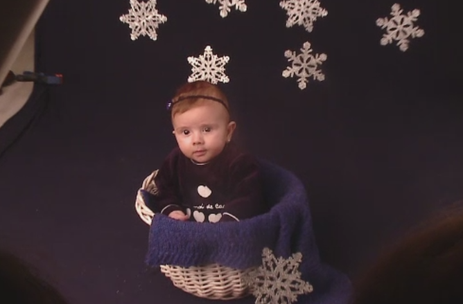 Fotografii profesionisti, extrem de solicitati de Sarbatori de parintii care vor sa-si pozeze copiii. Cat costa sedinta foto