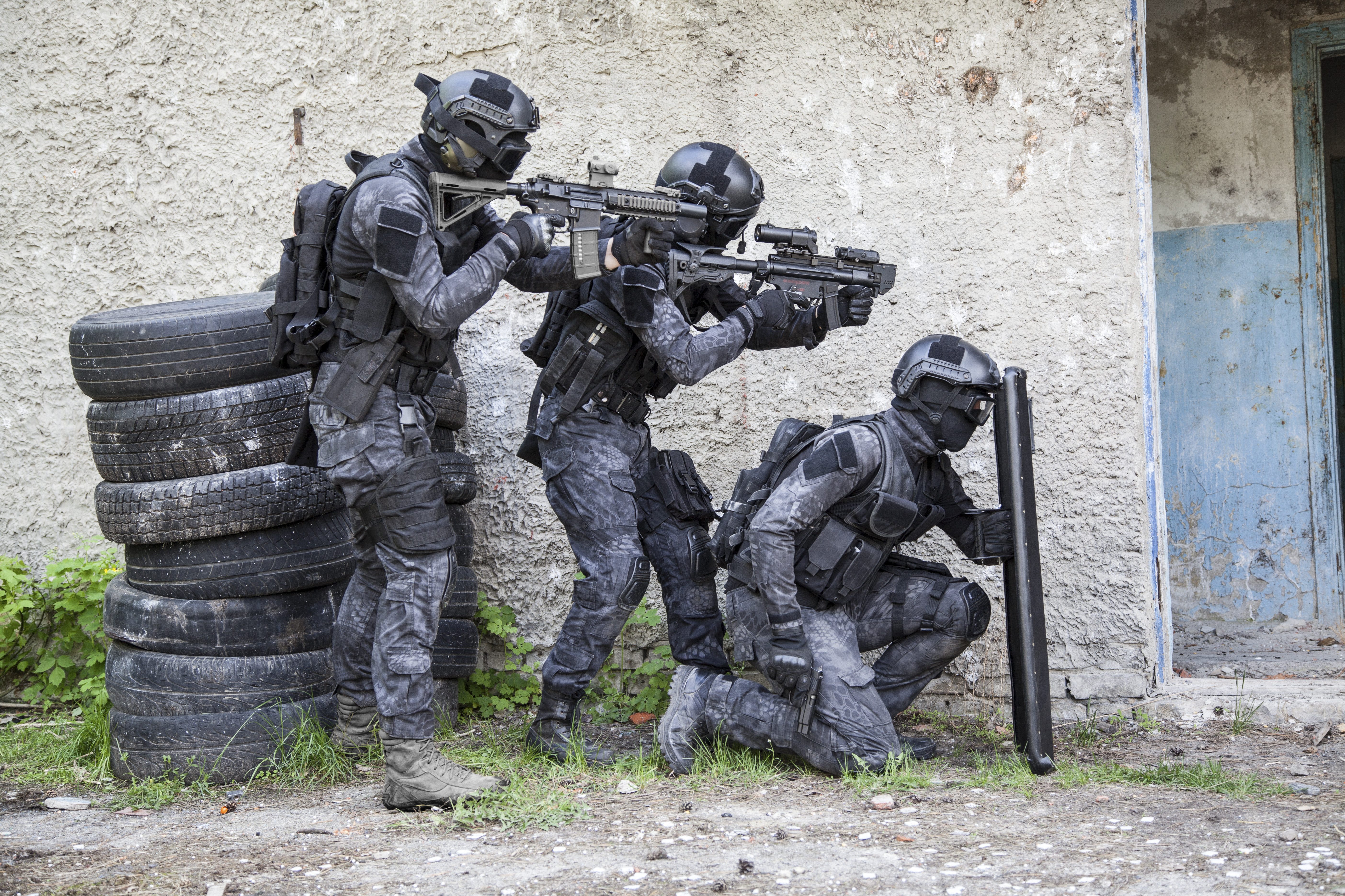 Schimburi de focuri in Jakarta, dupa ce o bomba a fost descoperita in timpul unui raid. Fortele anti-tero au ucis 3 suspecti