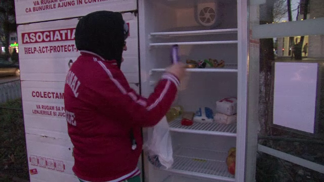 Frigiderele sociale din Bucuresti si Botosani in care puteti lasa mancare pentru oamenii sarmani. "E mana cereasca"