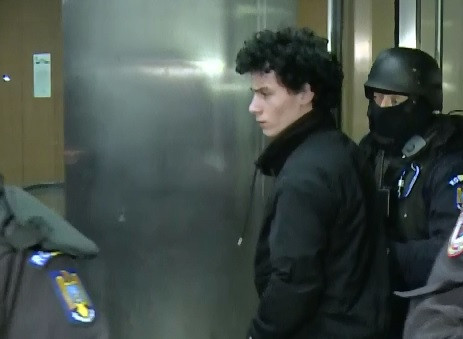 Elevul din Craiova acuzat de propaganda terorista in favoarea ISIS, condamnat la inchisoare cu executare