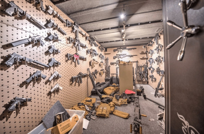 "Regele Instagramului" Bilzerian si-a scos la vanzare palatul din Las Vegas. Cati bani cere