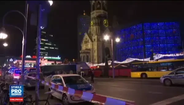 Teroristul care a ucis 12 oameni in Berlin este liber. Politia cauta un tunisian, dupa ce i-au descoperit buletinul in camion