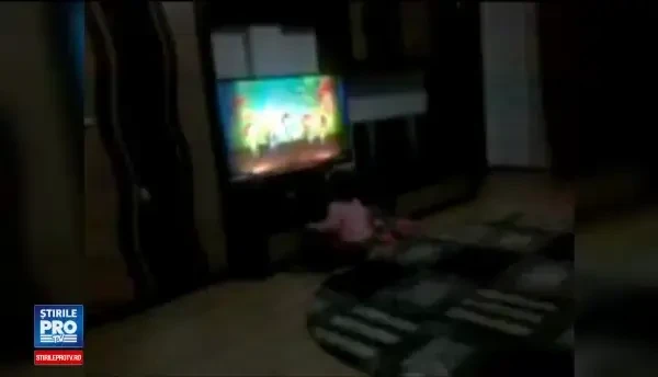 Bianca are 2 ani si jumatate, insa nu stie cine e mama ei. Fetita sufera de autism, dar familia nu are bani sa o trateze