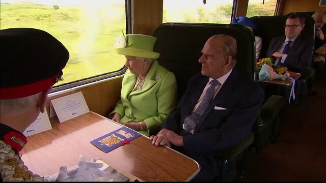 Regina Elisabeta s-a imbolnavit si si-a schimbat planurile de Craciun. Ce au sfatuit-o medicii