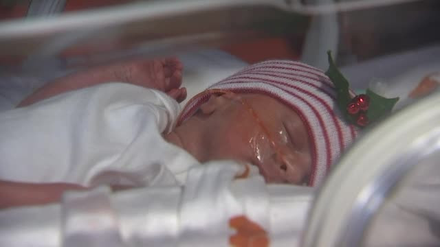 O femeie din SUA a adus pe lume 5 copii, cu 4 zile inainte de Craciun. "Ma tot intreb cum ne vom descurca cu ei"