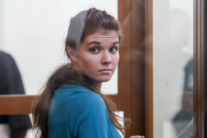 Pedeapsa primita de o studenta din Rusia care a vrut sa plece in Siria alaturi de un jihadist de care se indragostise